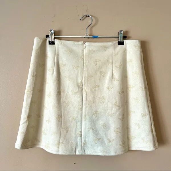 LE LIS | Cream Butterfly Print Faux Suede Mini Skirt Sz S - Image 7