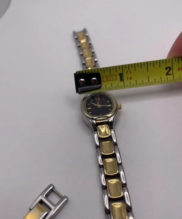 Working Ladies Timex Two Tone Women's Wrist Watch - Image 11