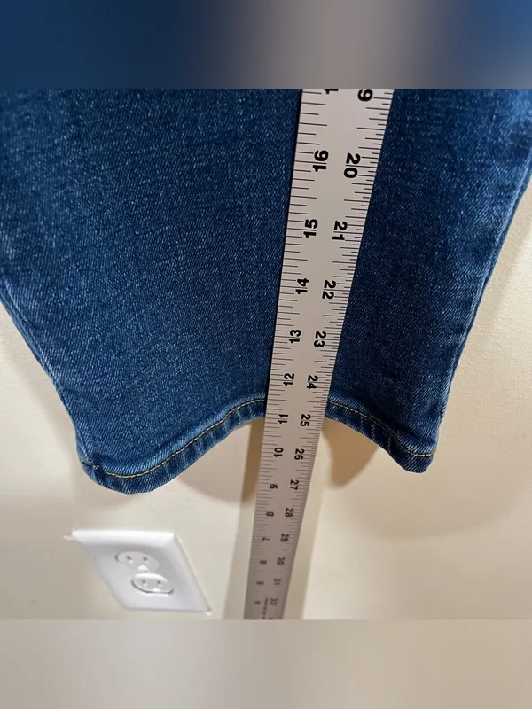 Boden W29 L28 MID RISE CIGARETTE JEANS" EUC blue denim - Image 4