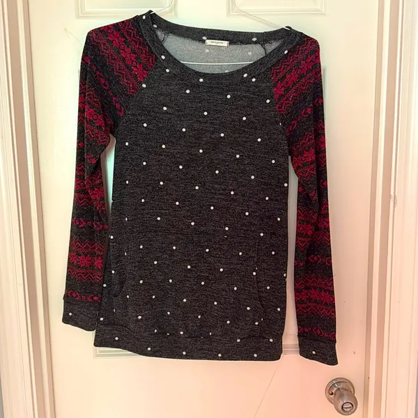 Snowflake Sweater‎ in charcoal & Red, small - Image 3