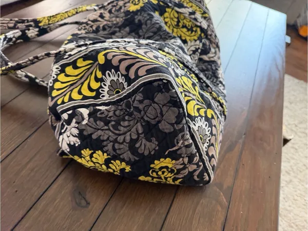 Vera Bradley Large Duffle Overnight Bag Baroque Print Yellow Black Retired - Image 4
