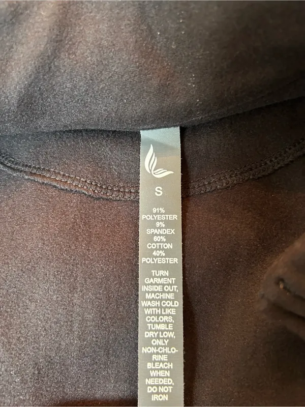 Black Cropped fleece Zip - Image 4
