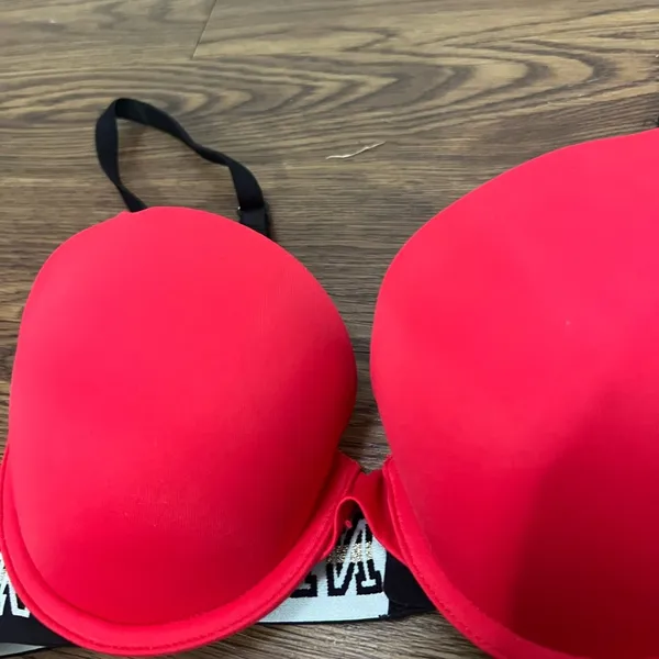 Victoria’s Secret PINK Red Logo Wear Everywhere Push Up Bra Size 32C - Image 3