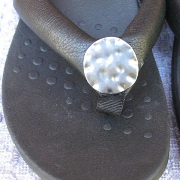 NWOB Vionic Lida Black Thong Sandals Shoes Size 7 - Image 6