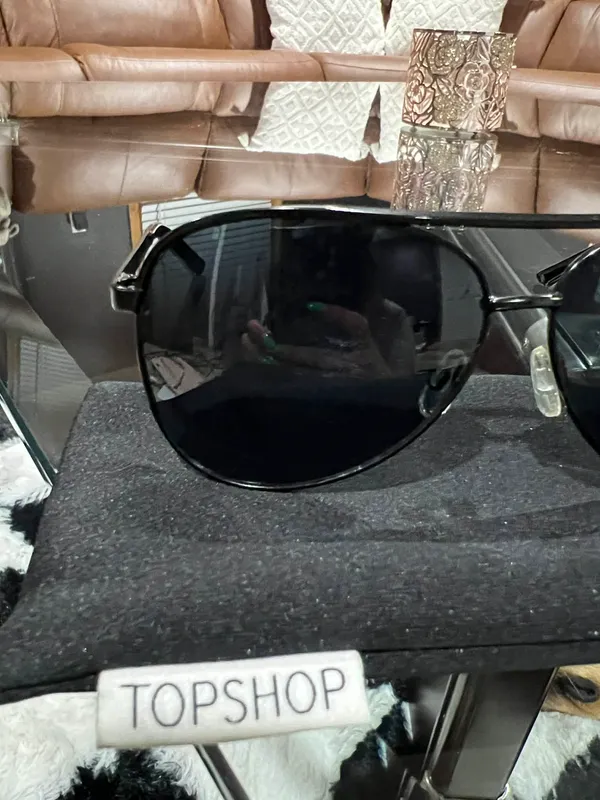 Quay Sunglasses - Image 2