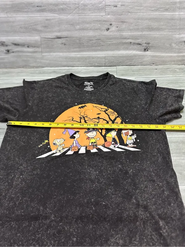 Peanuts Black Halloween Graphic Tee with Orange Moon M - Image 4