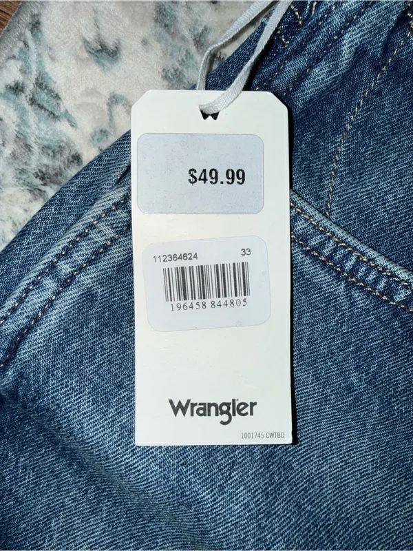 Wrangler Women's Medium Blue Denim Cutoff Shorts - Image 2