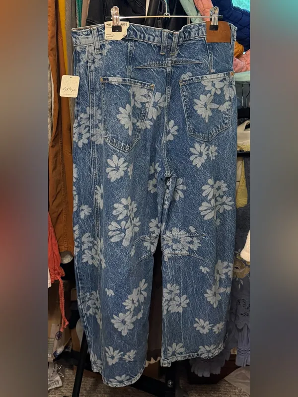 NWT Free People We The Free Good Luck Printed Barrel Jeans - laser Daisy - 33 - Image 12