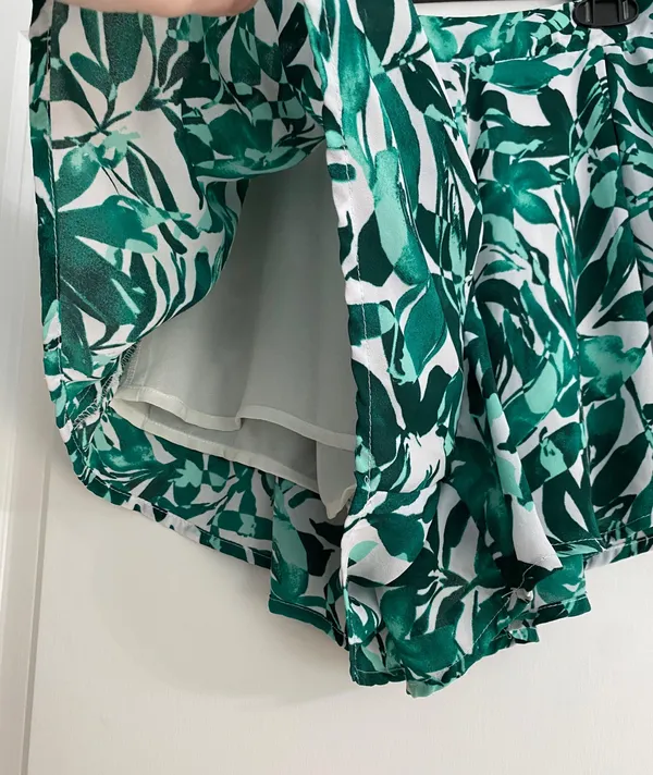 Vestique Floral Green Shorts - Image 4