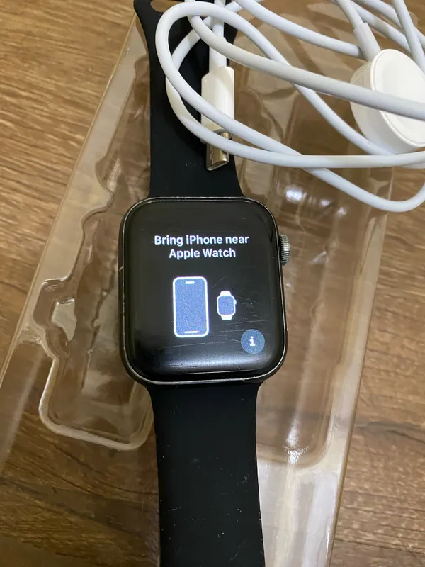 Apple Watch Series 44mm 4 GPS + Cellular  - Image 6