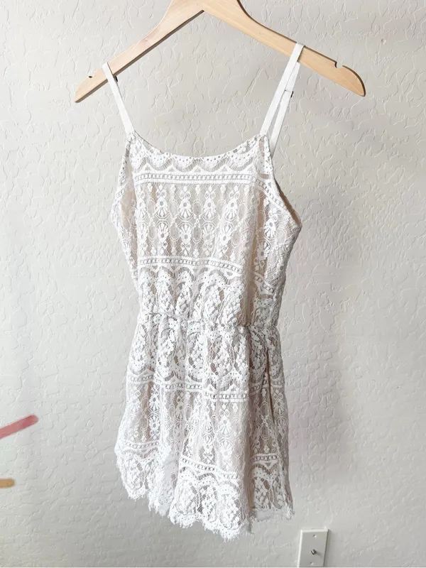Alice + Olivia Cassia Lace Romper Sleeveless Ivory - Image 2