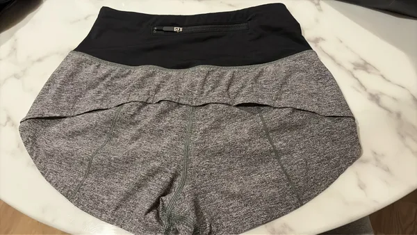 High-Rise Lululemon Grey Speed Up 2.5" Shorts size 0 - Image 3