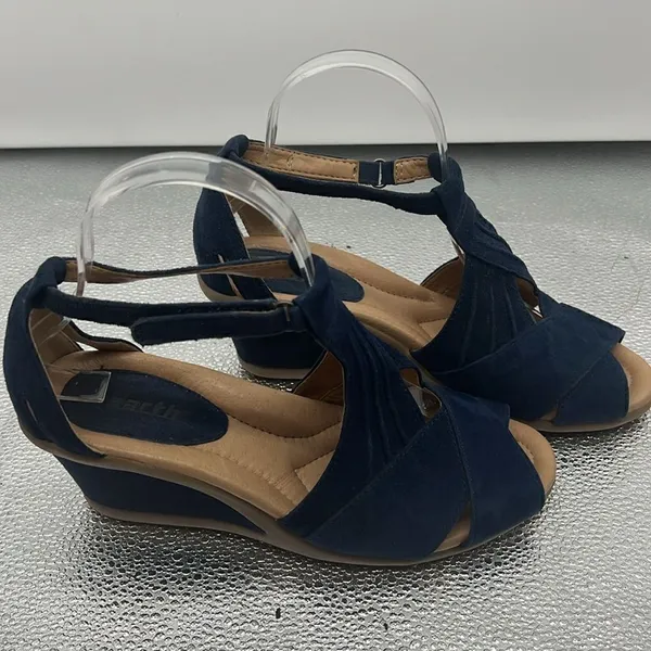 Earth Curvet navy wide wedge sandal size 7D - Image 3