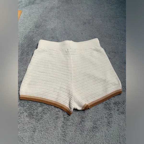 Fore knit shorts cream white and brown small - Image 6
