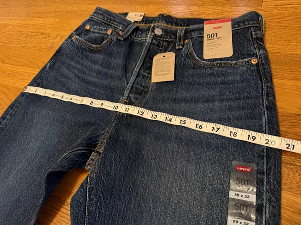 Levi's 501 Women's Straight Leg Blue Jeans size 29 x 32 - Image 9