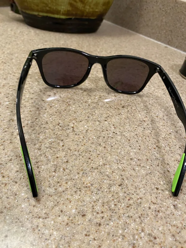 Ray-Ban Sunglasses Polarized - Image 4