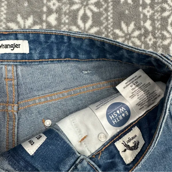 NWT Wrangler Wild‎ West 603 High Rise Straight Jeans Ripped Knees Size 28 - Image 6