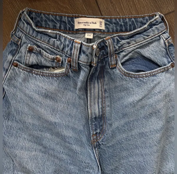 Abercrombie High-Rise Taper Curve Love Jeans - Image 2