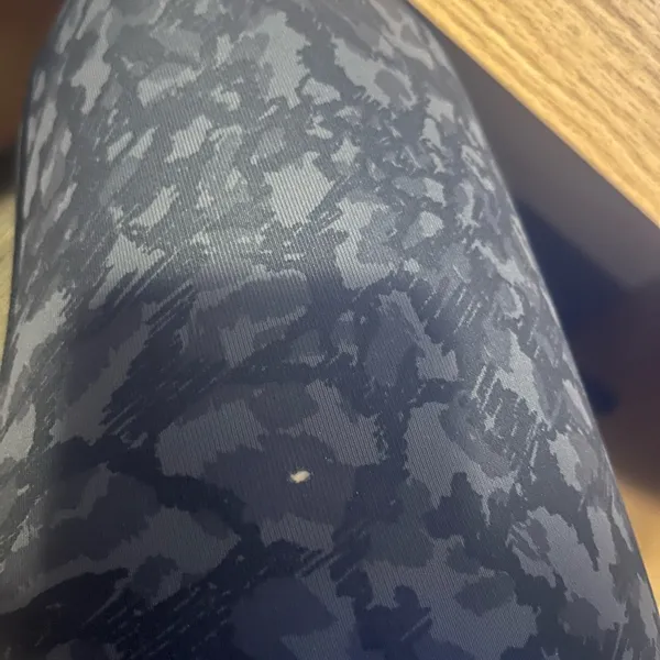 Lululemon Women's Black Patterned Leggings - Image 4
