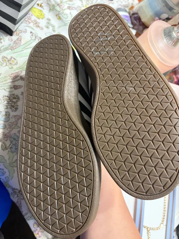 71/2 adidas women’s sneakers brand new - Image 2