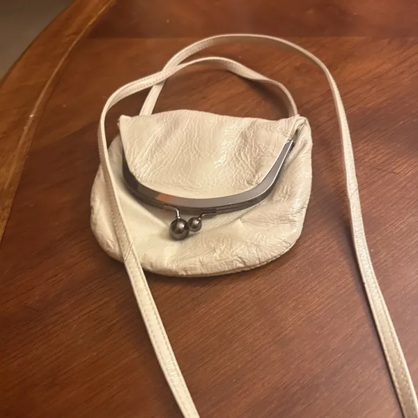 HOBO kisslock Crossbody White - Image 3