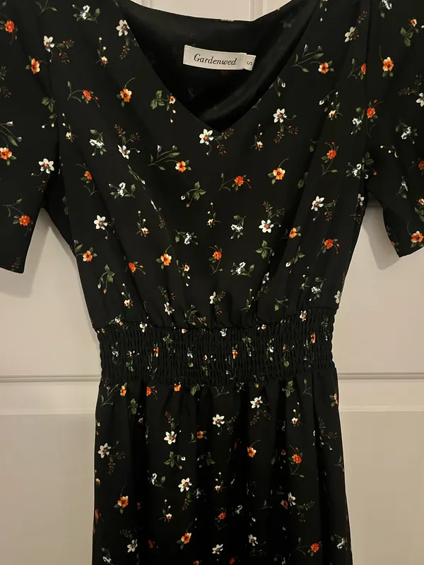 black floral midi dress - Image 2