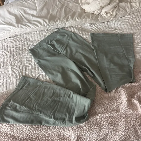 Old Navy Flare Leggings - Image 2