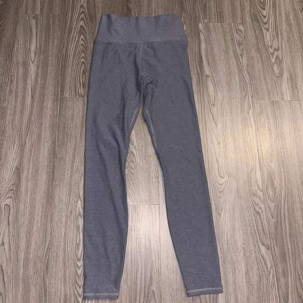 Vuori Women's Clean Elevation Heather Gray Leggings - Image 4
