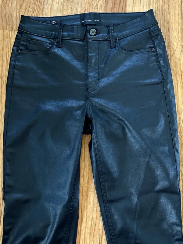 White House Black Market High-Rise Coated Skinny Jeans Black Size 4 - Image 4