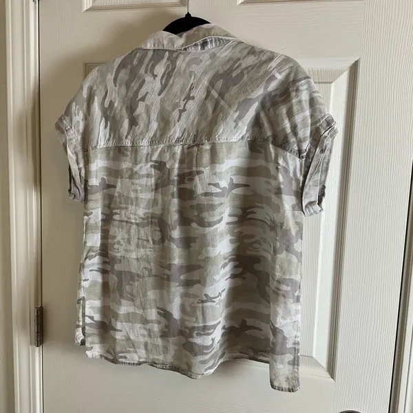 Sanctuary Camo Linen Blend Button Down Short Sleeve Shirt Large - Image 8