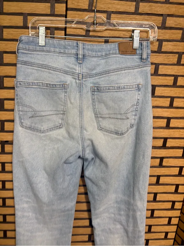 American Eagle Mom Straight Jeans Size 6 - Image 5