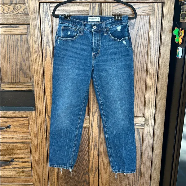 Abercrombie & Fitch The‎ Boyfriend Mid Rise Jeans Medium Wash - Image 4
