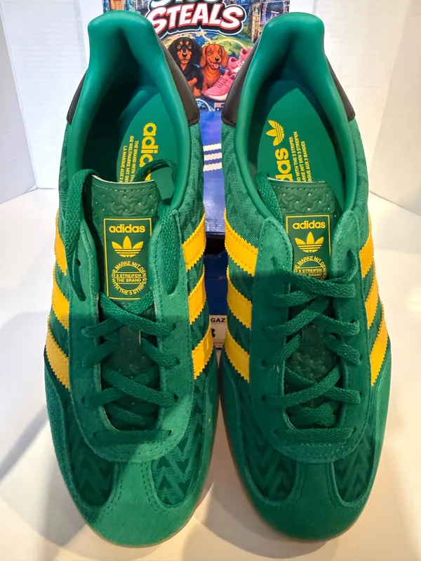 Women’s Adidas Gazelle Indoor size 8W - Image 3