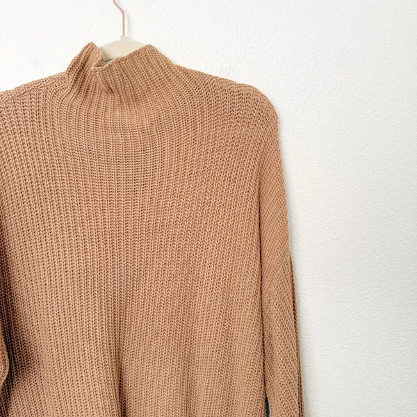[American Eagle] Tan Oversized Boxy Turtleneck Ribbed Knit Sweater Sz Large L/XL - Image 9