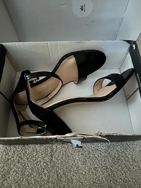 The Limited Heels - Image 6