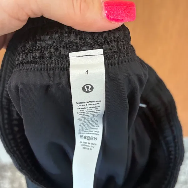 Lululemon Relaxed-Fit Mesh Training Short 8" NWT Sz 4, Black. - Image 6
