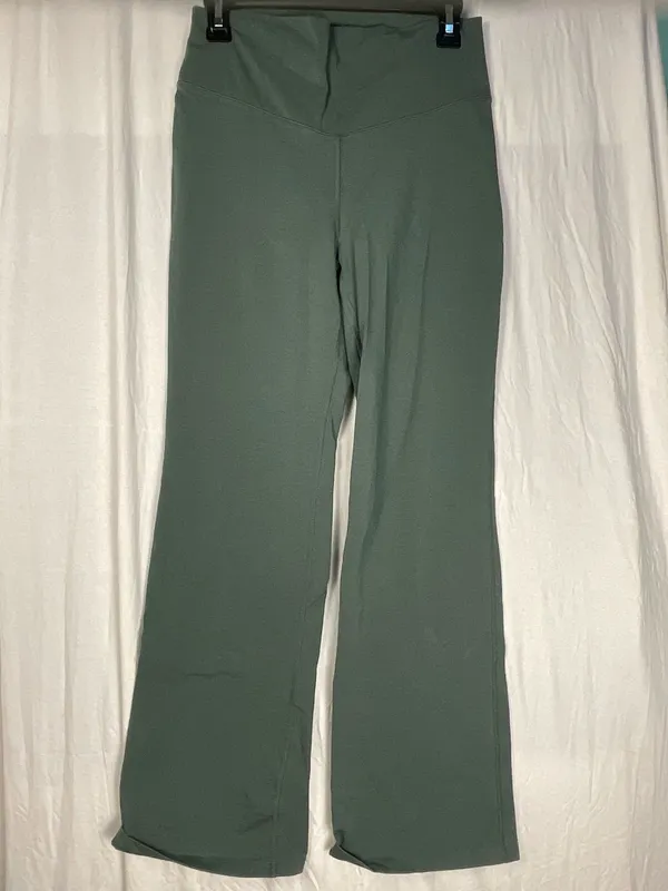 Old Navy Active Slim Bootcut Leggings High-Rise - Image 2