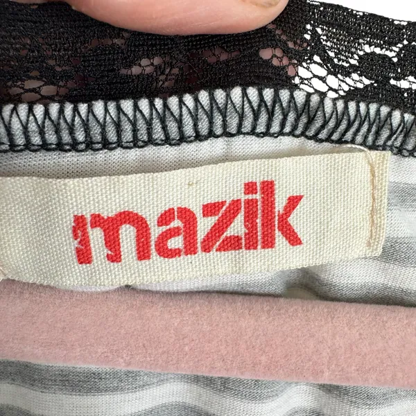 MAZIK Black Lace Trim Gray Striped‎ Lightweight V-Neck T-Shirt Size L - Image 6