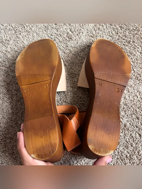 220V Italian Leather Beige Nubuck Wood Wedge Sandals Size 41 Beautiful 220V - Image 9