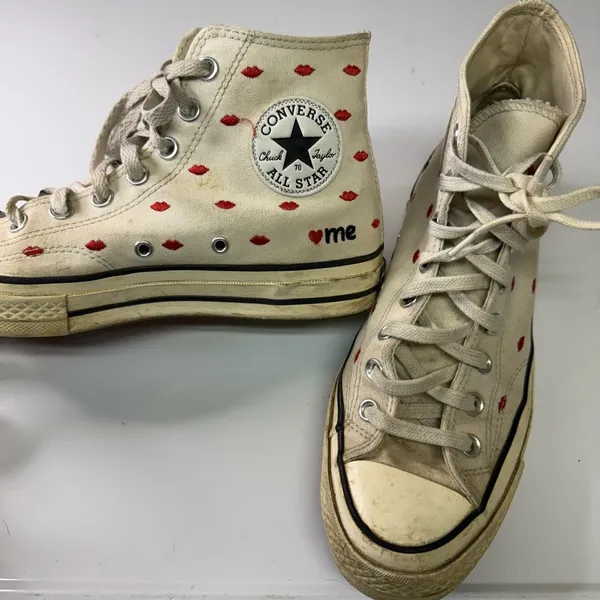 Converse Valentines Day Embroid Lips Limited Edition High Top Sneakers - Image 6
