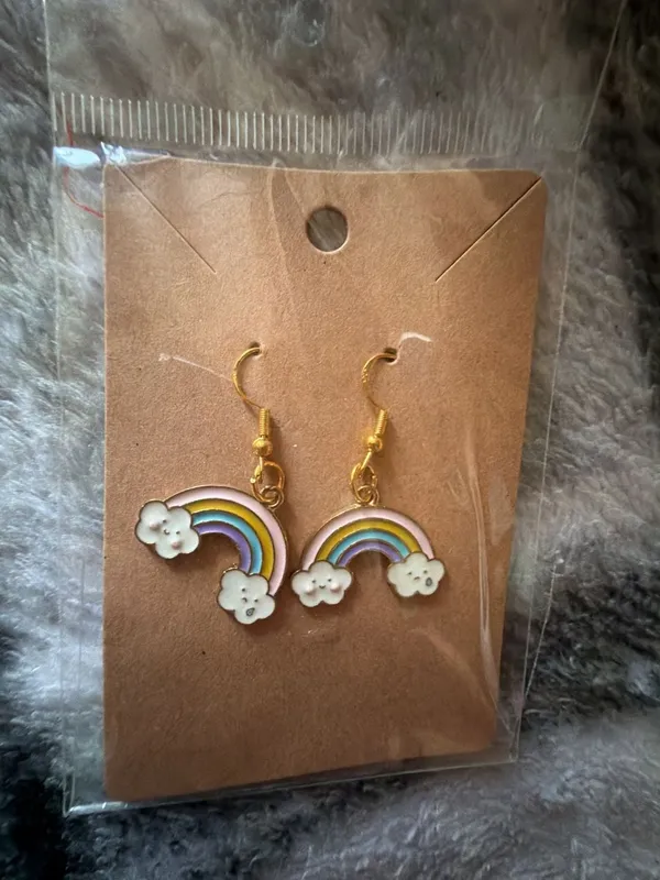 Assorted Dangle Earrings Bundle - Image 5