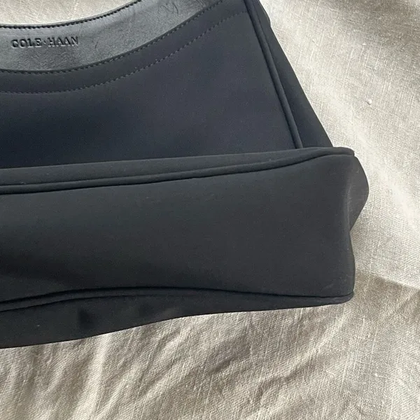 Cole Haan collaborate with Estee’ Lauder shoulder bag. - Image 5