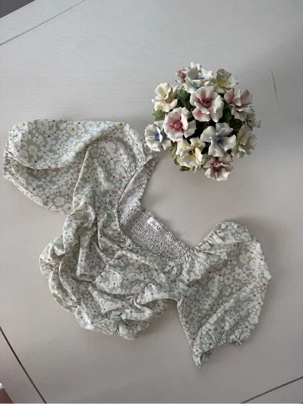 Smocked Floral Puff Sleeve Top - Light Sage Green - Image 2