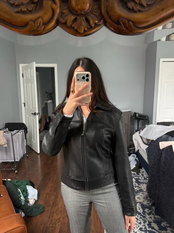 Vintage Black Leather Zip-Front Jacket - Image 12