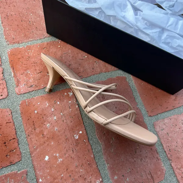 NWT Marc Fisher Heels Size 7 - Image 2