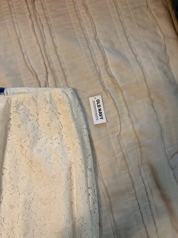 Old Navy Lace midi skirt - Image 2