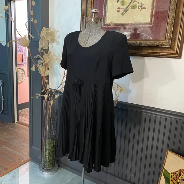 Vintage CDC Caren Desirée Black Pleated Rosette A-Line Dress Sz 12 💚🎀 - Image 6