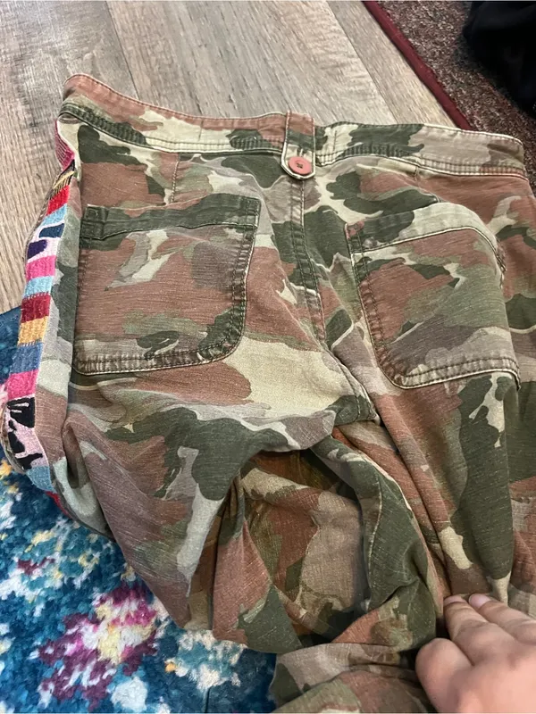 Anthropologie the wanderer Women’s Camo Utility Jeans with Multicolor Side Trim - Image 14