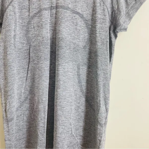 Lululemon Swiftly Tech Short Sleeve Top Gray Size 12 Seamless Athletic Tee - Image 7