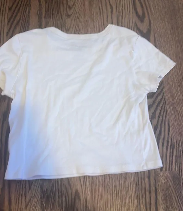 American Eagle Outfitters Tshirt - Image 3